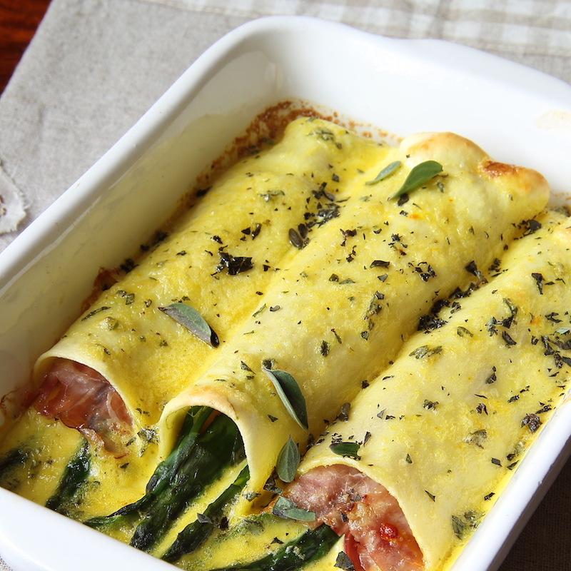 Cannelloni con asparagi e prosciutto cotto