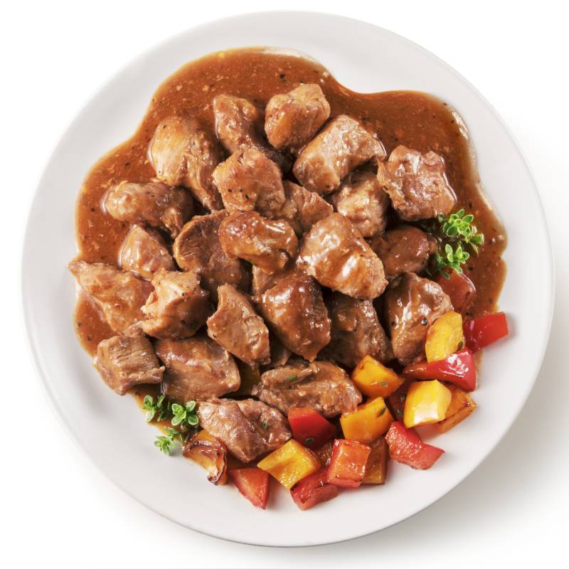 Gulash di bovino con peperoni saltati